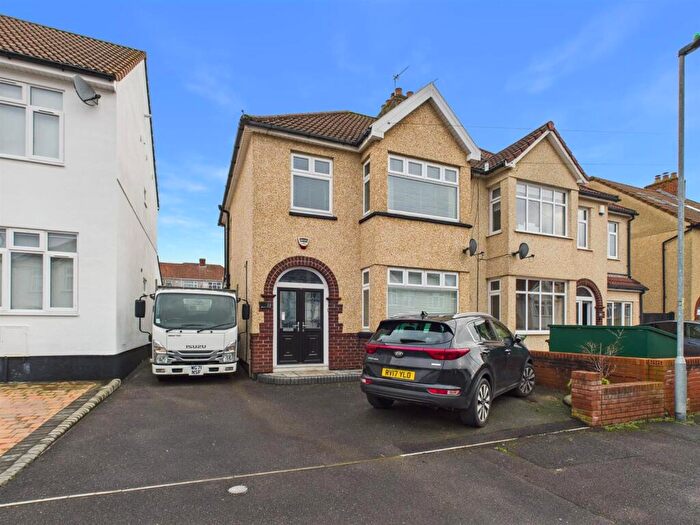 3 Bedroom Semi Detached House For Sale In Central Avenue, Hanham, Bristol, BS15