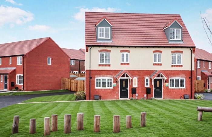 4 Bedroom Detached House To Rent In Vitellius Close, Nuneaton, CV11