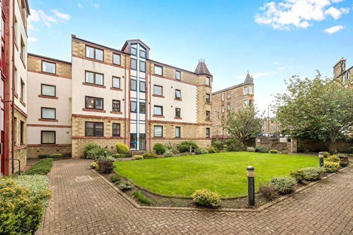 2 Bedroom Flat For Sale In / Dalgety Road, Meadowbank, Edinburgh, EH7