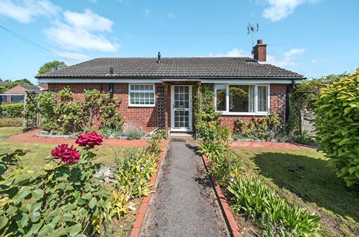 2 Bedroom Detached Bungalow For Sale In Chestnut Rise, Hemingbrough, Selby, YO8