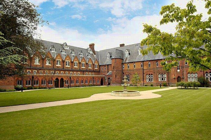 2 Bedroom Apartment To Rent In Convent Court, Hatch Lane, Windsor, Berkshire, SL4