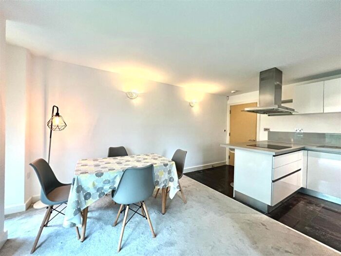 2 Bedroom Apartment To Rent In Riverside Lodge, Palatine Road, Manchester, M20