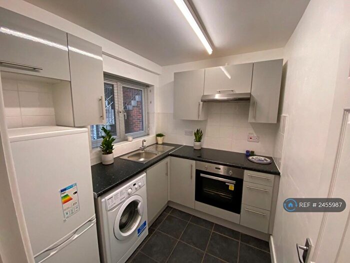 1 Bedroom Flat To Rent In Warwick House, Kenilworth, CV8
