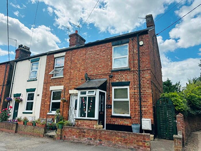 2 Bedroom End Of Terrace House For Sale In Patricks Lane, Deanshanger, MK19