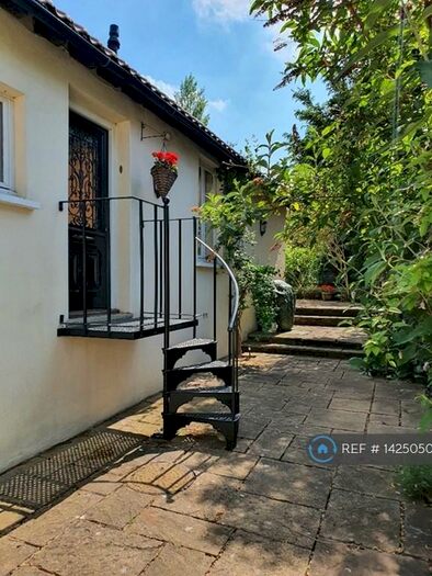 1 Bedroom Maisonette To Rent In Banstead Road, Banstead, SM7