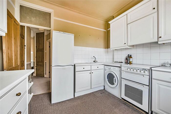 2 Bedroom Flat For Sale In Fox Lane, Palmers Green, London, N13