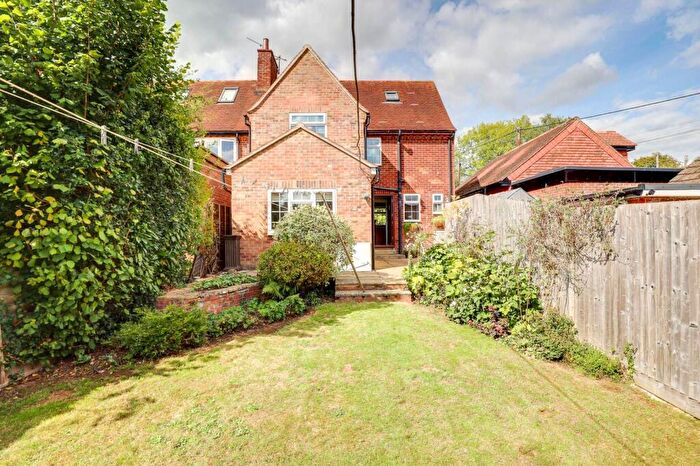 3 Bedroom Semi-Detached House For Sale In Chiltern Bank, Peppard Common, Henley-on-Thames, South Oxfordshire, RG9