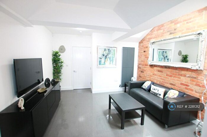 6 Bedroom Semi-Detached House To Rent In St. Bartholomews Road, Reading, RG1