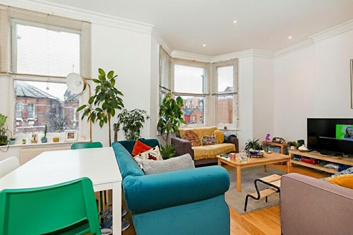 3 Bedroom Flat To Rent In Ebbsfleet Road, London, NW2