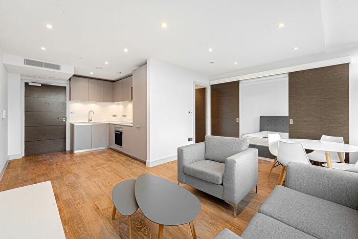 1 Bedroom Flat To Rent In Tolworth Tower, Ewell Road, Surbiton, KT6