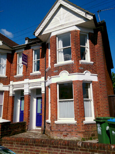 6 Bedroom House To Rent In Cedar Road, SO14