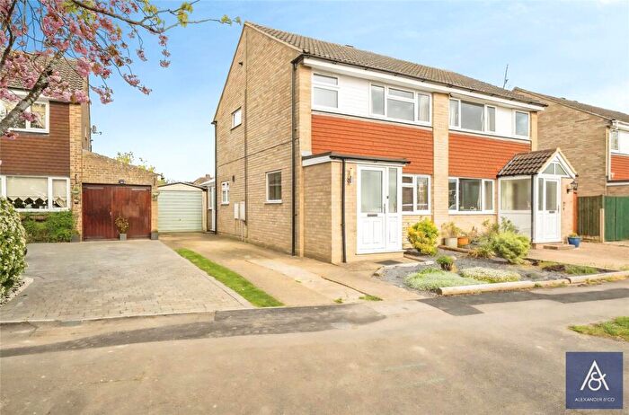 3 Bedroom Semi Detached House For Sale In Martial Daire Boulevard, Brackley, Northamptonshire, NN13