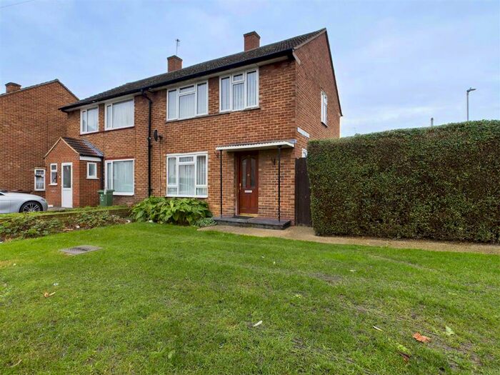 3 Bedroom Semi Detached House For Sale In Frizlands Lane, Dagenham, RM10