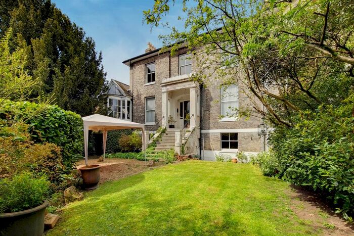 1 Bedroom Ground Flat To Rent In Honor Oak Road, Forest Hill, SE23