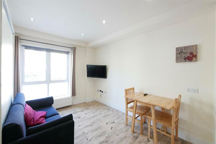 1 Bedroom Apartment To Rent In Fonthill Road, Finsbury Park, N4