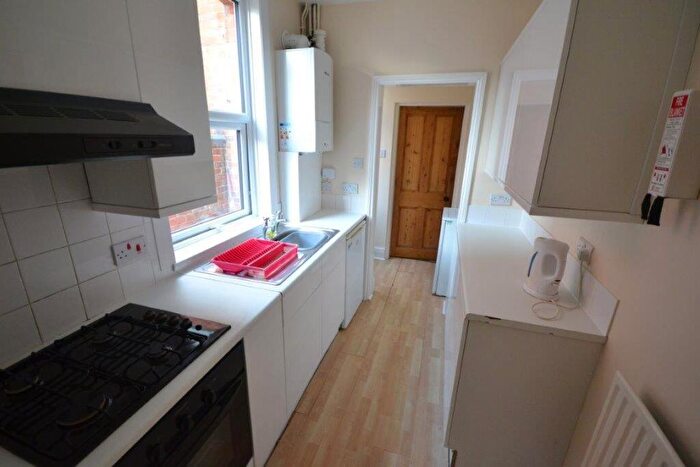 3 Bedroom Terraced House To Rent In Welford Road, Leicester, LE2