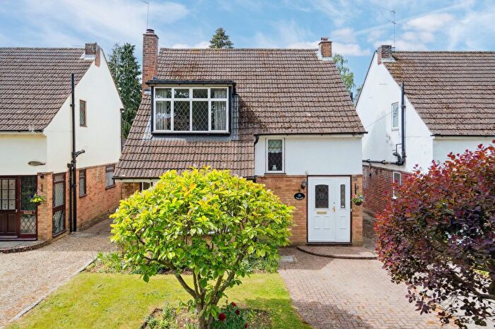 3 Bedroom Detached House For Sale In Chesham Lane, Chalfont St. Peter, Buckinghamshire, SL9