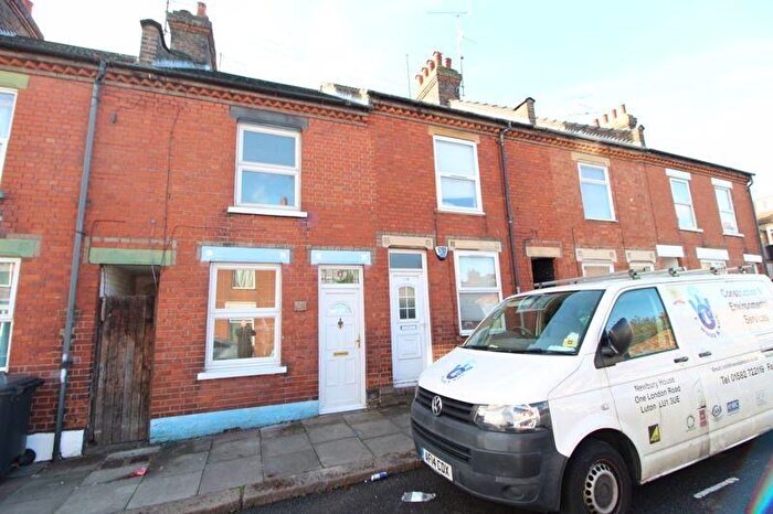 3 Bedroom Terraced House To Rent In New Town Street, Luton, LU1