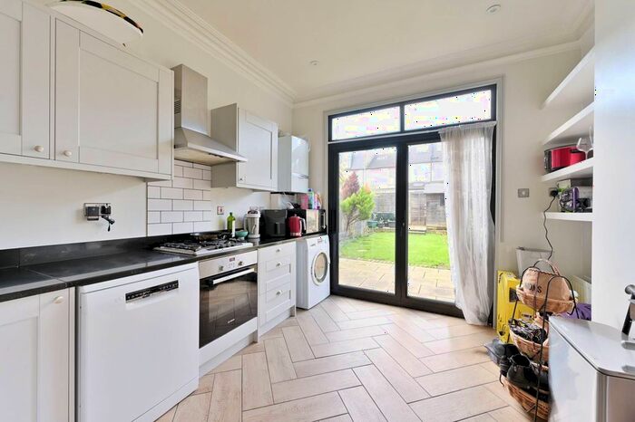 5 Bedroom Semi-Detached House To Rent In Clonmore Street, Southfields, London, SW18