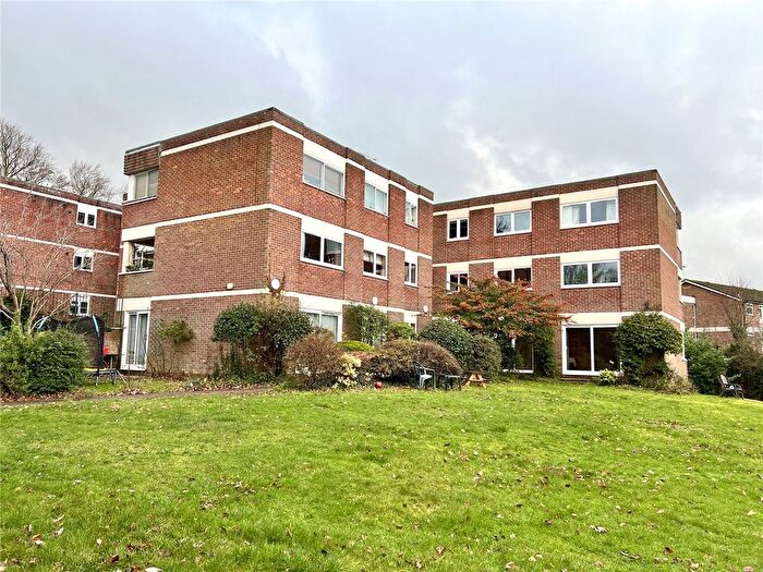 2 Bedroom Flat For Sale In Warren Road, Guildford, Surrey, GU1