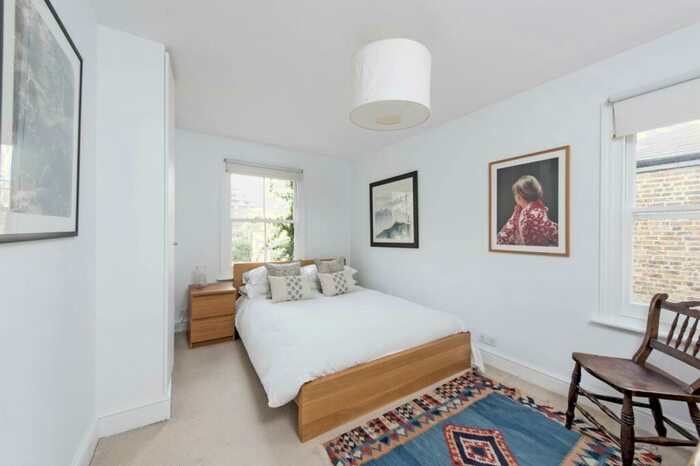 2 Bedroom Apartment To Rent In Parkgate Road, SW11