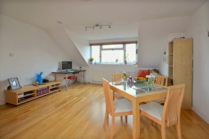 1 Bedroom Flat To Rent In Minster Road, West Hampstead, NW2