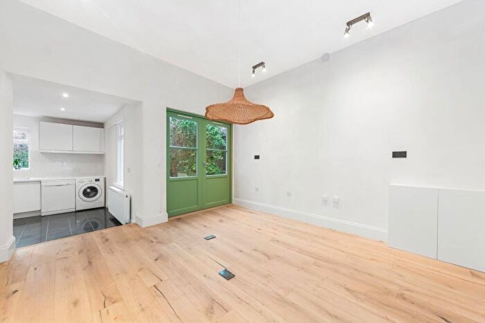 4 Bedroom House To Rent In Fox Hill Gardens, Crystal Palace, London, SE19