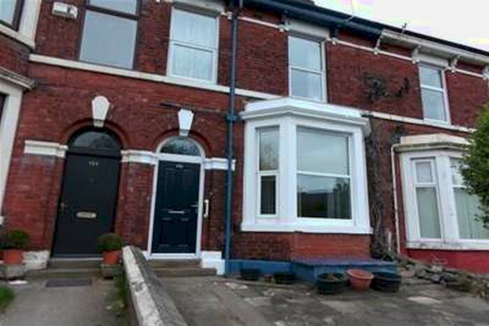 1 Bedroom Flat To Rent In Tulketh Road, Ashton-on-ribble, PR2