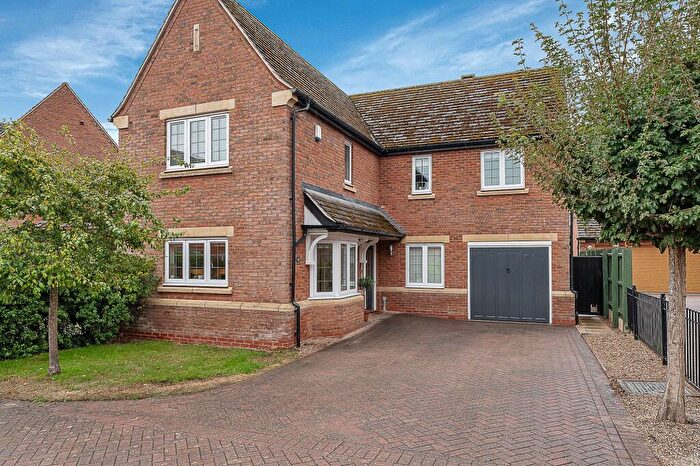 4 Bedroom Detached House For Sale In Hillcrest Drive, Loughborough, LE11