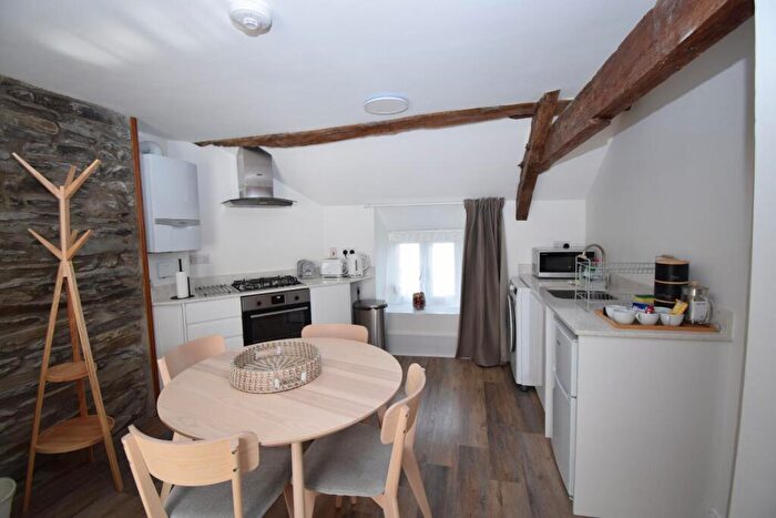 2 Bedroom Apartment For Sale In Apartment, Heol Tegid, Bala, LL23