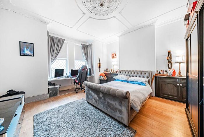 3 Bedroom End Of Terrace House For Sale In Bond Road, Mitcham, CR4