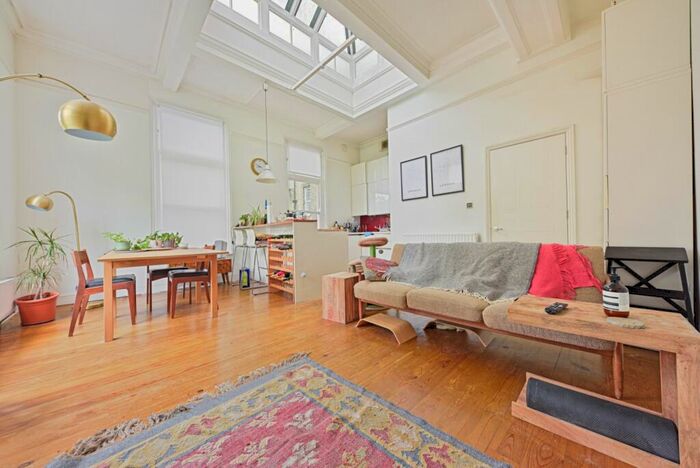 2 Bedroom Apartment To Rent In Bow Road, London, E3