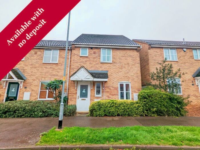 3 Bedroom Semi-Detached House To Rent In St Mellion Drive, Grantham, NG31