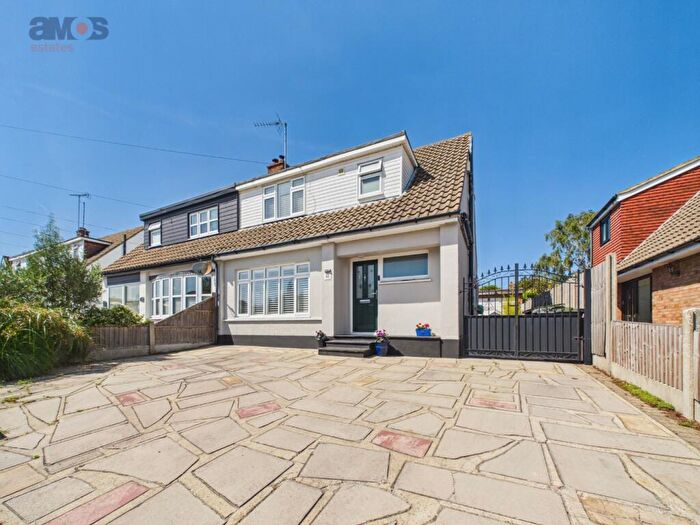 4 Bedroom Semi Detached House For Sale In Burlington Gardens, Hadleigh, Essex, SS7