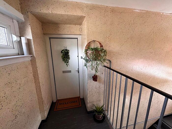 2 Bedroom Flat To Rent In High Street, Dysart, Kirkcaldy, Fife, KY1