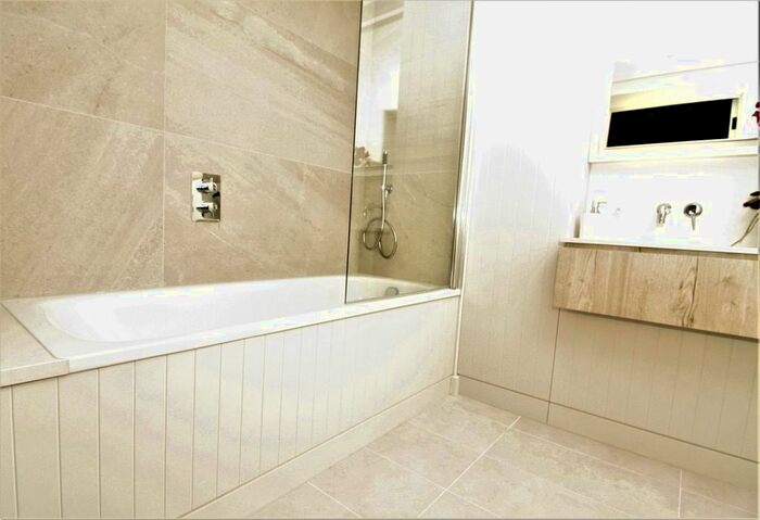 1 Bedroom Flat To Rent In Merrion Avenue, Stanmore, HA7