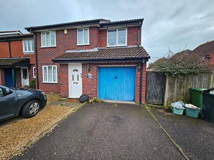 4 Bedroom Detached House To Rent In Badgers Close, Bristol, BS32