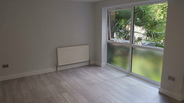 2 Bedroom Flat To Rent In Selkirk Court, Whitley Road, N17