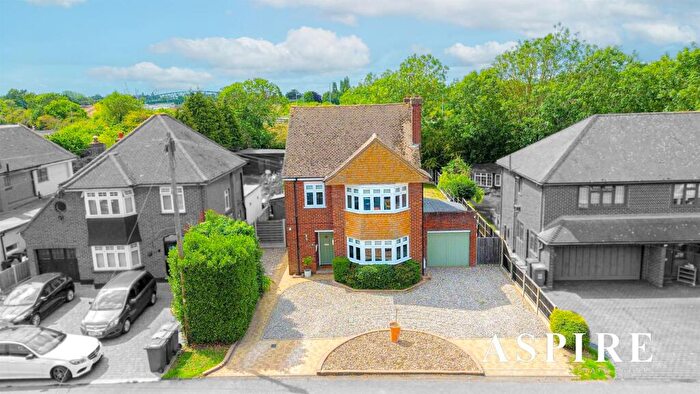 3 Bedroom Detached House For Sale In Park Road, Stanford-Le-Hope, SS17