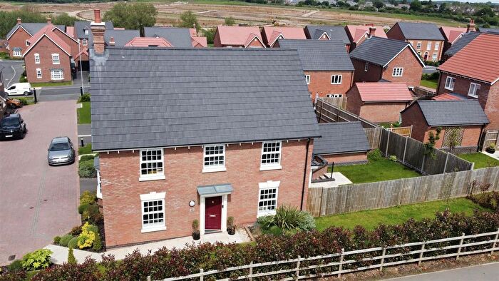 4 Bedroom Detached House For Sale In Usherwood Way, Hugglescote, Coalville, LE67