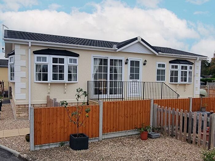 2 Bedroom Mobile/park Home For Sale In Primrose Hill, Charlton Mackrell, Somerton, TA11