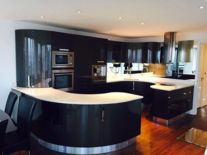 3 Bedroom Flat To Rent In The Oxygen Building, Royal Victoria Docks, Canary Wharf, London, E16