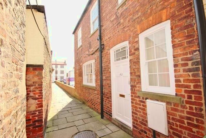 2 Bedroom Cottage To Rent In Market Place, Howden, Goole, DN14