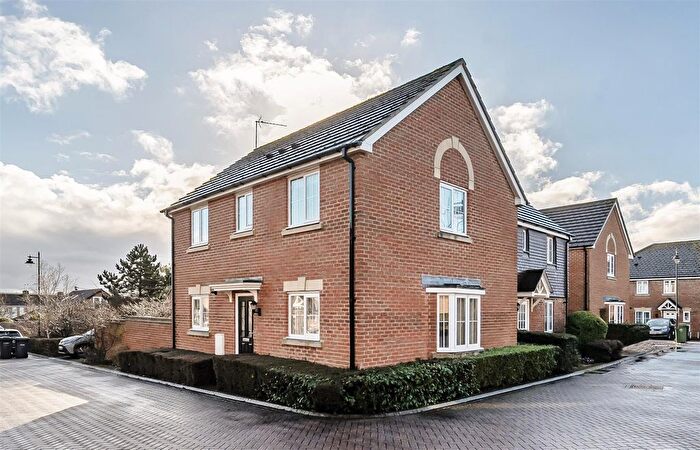 3 Bedroom Detached House For Sale In Hornbeam Road, Trowbridge, BA14