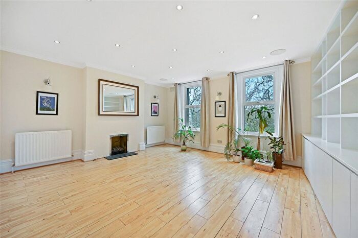 2 Bedroom Maisonette To Rent In Uxbridge Road, London, W12