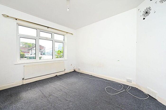 3 Bedroom Bungalow For Sale In Ashford, Surrey, TW15