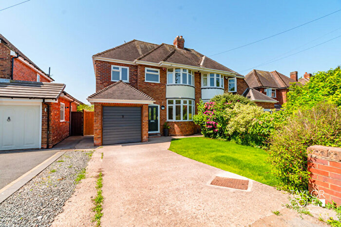 4 Bedroom Semi-Detached House For Sale In Comberford Road, Tamworth, B79