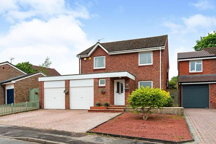 4 Bedroom Detached House To Rent In Turner Close, Basingstoke, Hampshire, RG21