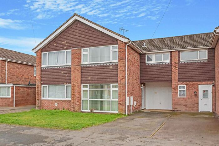 3 Bedroom Semi-Detached House For Sale In Churchill Way, Burton Latimer, Kettering, NN15