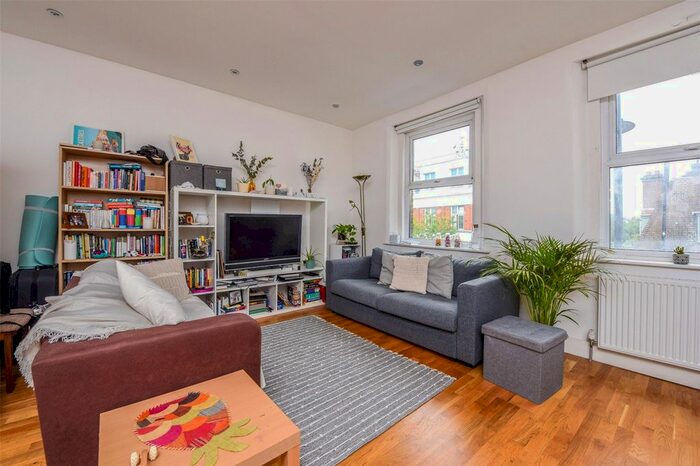 1 Bedroom Flat To Rent In Tooting High Street, London, SW17